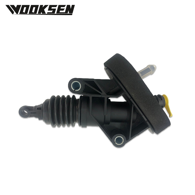 Cilindro mestre da embreagem CN157A543BB 1782443